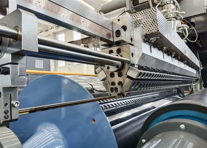 ความจุ 200 - 400 กิโลกรัม / ชั่วโมง เครื่องเคลือบ extrusion Lamination Max. ความเร็วเคลือบ 200 M/Min