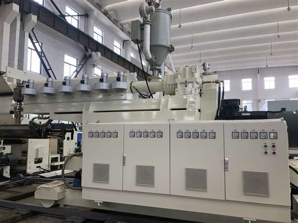 200-400 กิโลกรัม/ชั่วโมง ความจุในการผลิต เครื่องแปรงกระดาษ extrusion ถ้วย