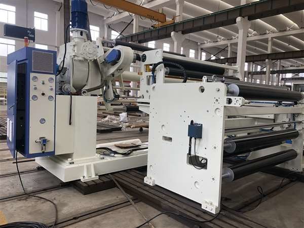 200-400 กิโลกรัม/ชั่วโมง ความจุในการผลิต เครื่องแปรงกระดาษ extrusion ถ้วย